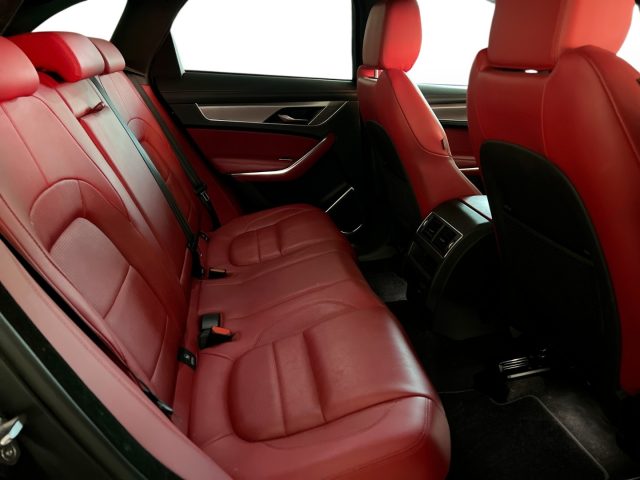 JAGUAR F-Pace usata, con Autoradio