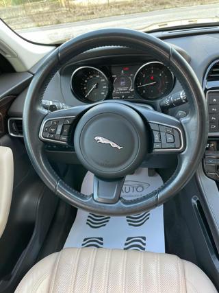 JAGUAR F-Pace usata, con Gancio traino