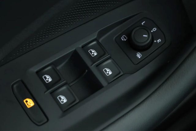 VOLKSWAGEN Passat Variant usata, con Autoradio
