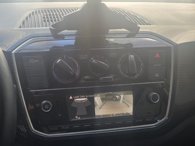 VOLKSWAGEN up! usata, con Climatizzatore automatico, 2 zone