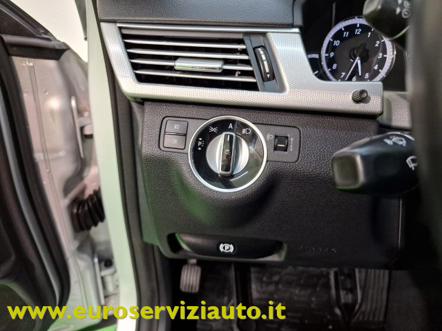 MERCEDES-BENZ E 220 usata, con Volante multifunzione