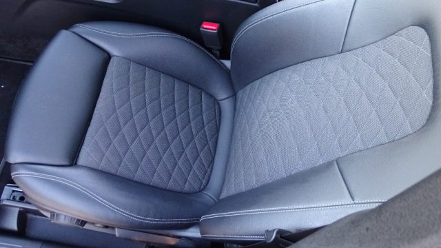 MERCEDES-BENZ GLB 200 usata, con Specchietto retrovisore con funzione antiabbagliamento