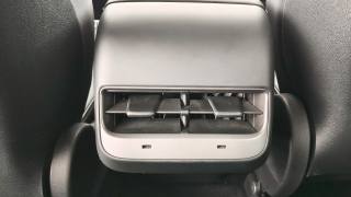 TESLA Model Y usata, con Specchietti laterali elettrici