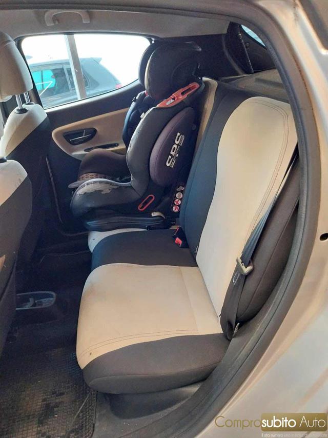 LANCIA Ypsilon usata, con Sedile posteriore sdoppiato