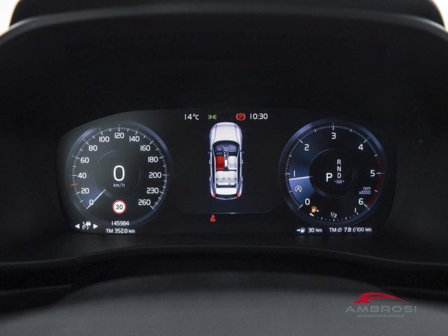 VOLVO XC40 usata 12