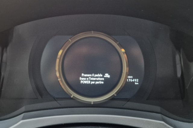 LEXUS RC 300h usata, con Interni in pelle