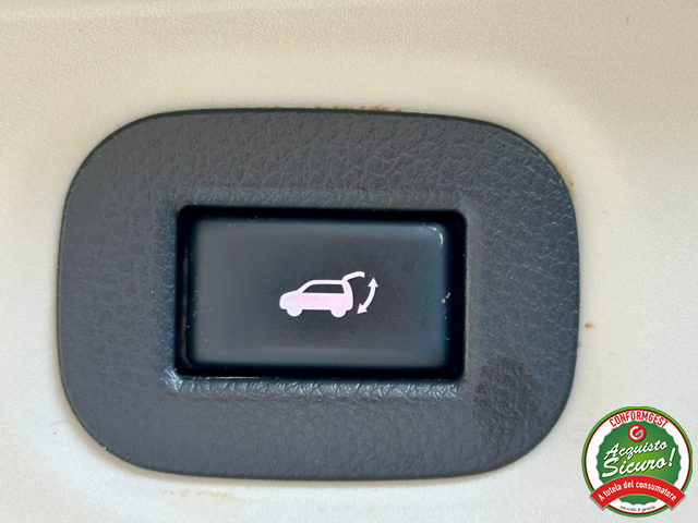 NISSAN X-Trail usata, con USB
