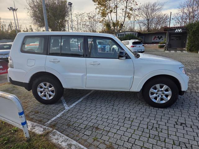 MITSUBISHI Pajero usata, con Airbag Passeggero