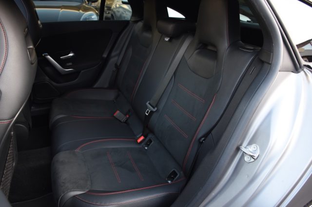 MERCEDES-BENZ CLA 180 usata, con Chiusura centralizzata