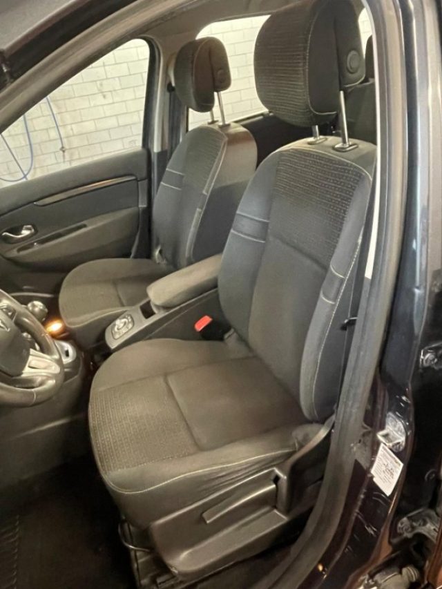 RENAULT Scenic usata, con Servosterzo