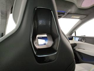 LOTUS Emeya usata, con Luci diurne