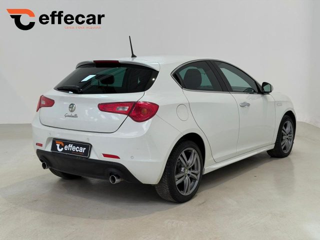ALFA ROMEO Giulietta usata, con Autoradio