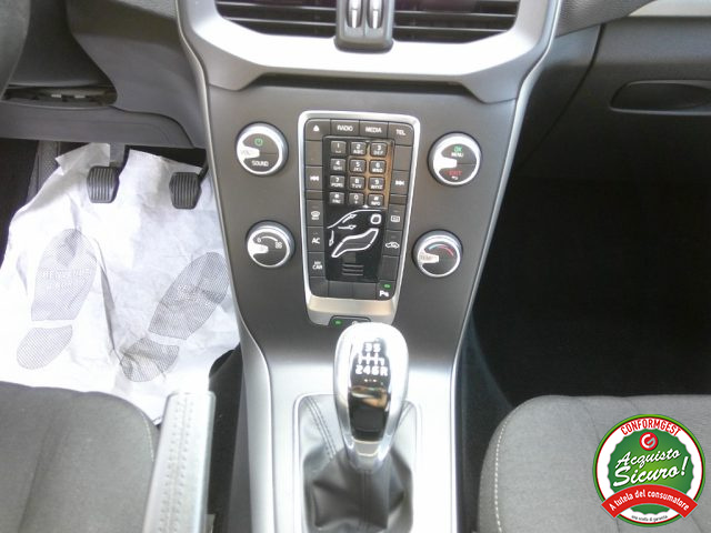 VOLVO V40 usata 17