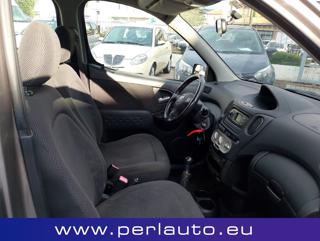 TOYOTA Yaris usata, con Fendinebbia