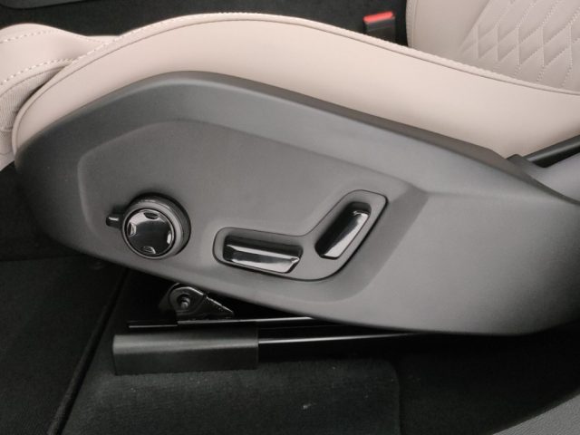 VOLVO XC60 usata, con Regolazione elettrica sedili