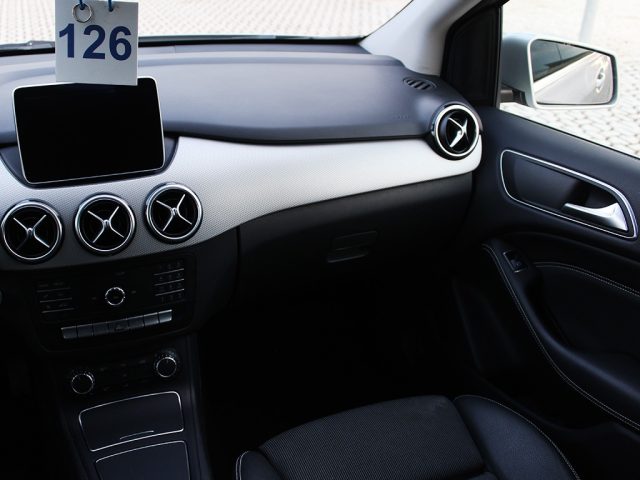 MERCEDES-BENZ B 180 usata, con Sedile posteriore sdoppiato