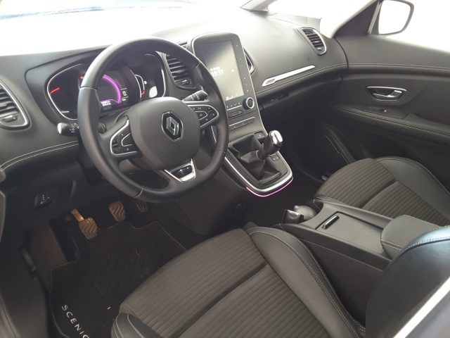 RENAULT Scenic usata, con Autoradio