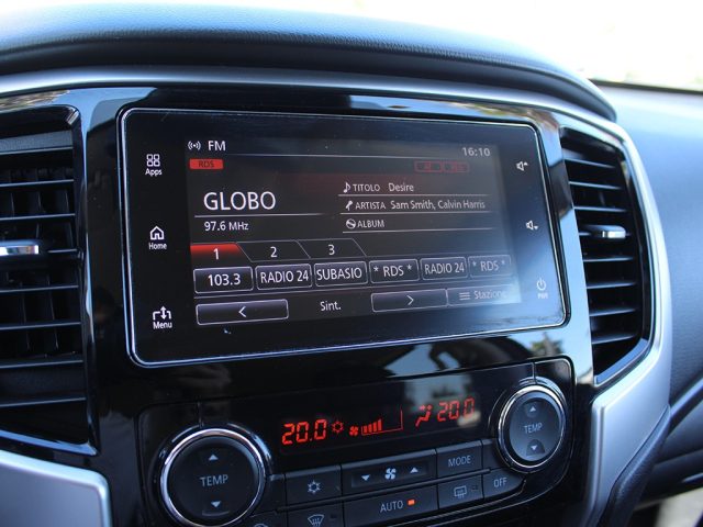 MITSUBISHI L200 usata, con Fari LED