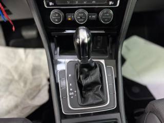 VOLKSWAGEN Golf usata, con USB