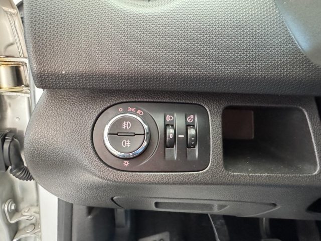 OPEL Meriva usata, con MP3