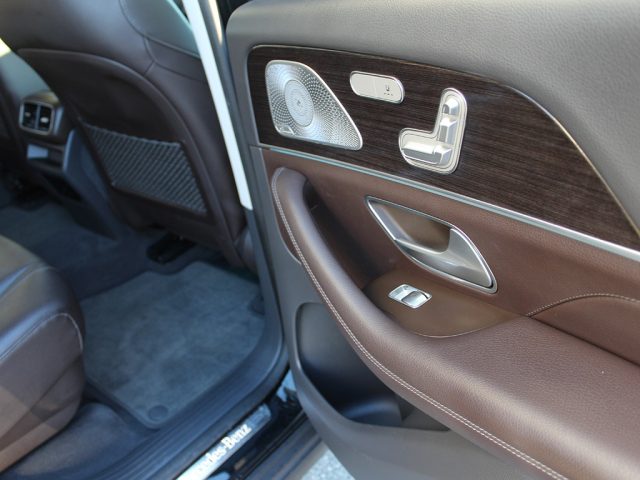 MERCEDES-BENZ GLE 300 usata, con Autoradio digitale