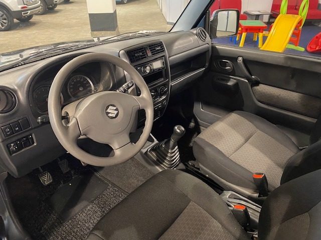 SUZUKI Jimny usata, con Autoradio