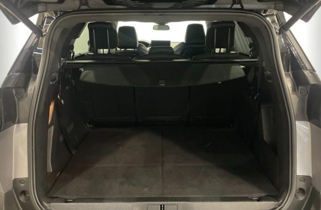 PEUGEOT 5008 usata, con Sensori di parcheggio posteriori