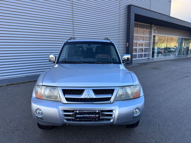 MITSUBISHI Pajero usata, con Airbag