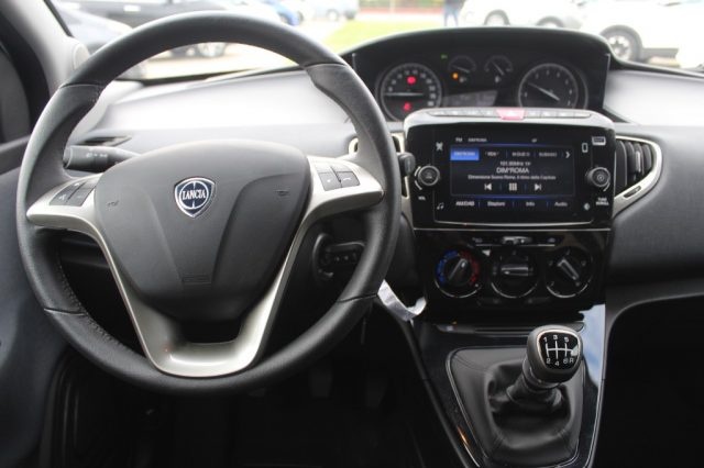 LANCIA Ypsilon usata, con Autoradio digitale