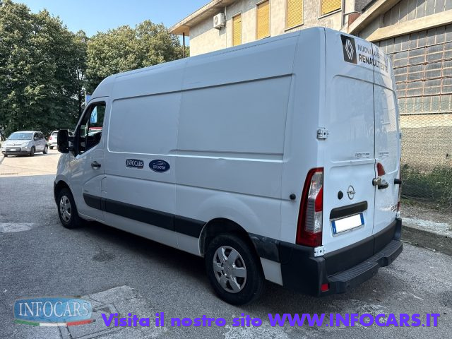 OPEL Movano usata, con Airbag