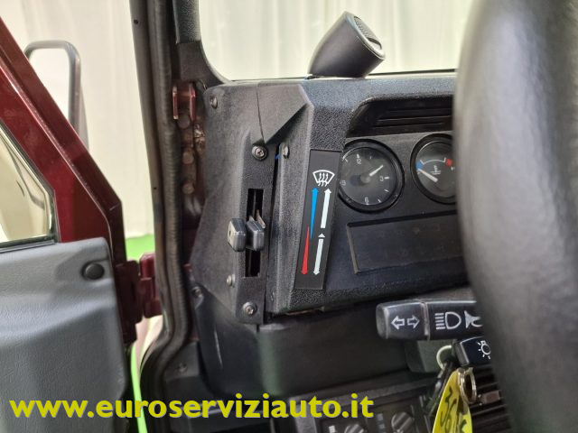 LAND ROVER Defender usata, con Airbag testa