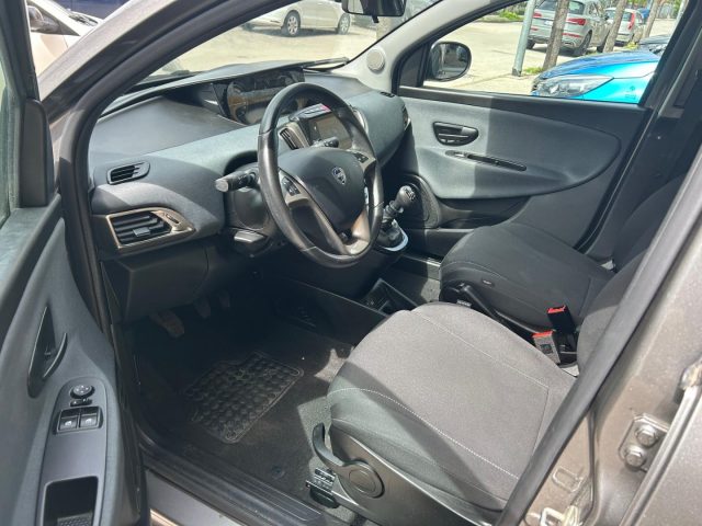 LANCIA Ypsilon usata, con Autoradio