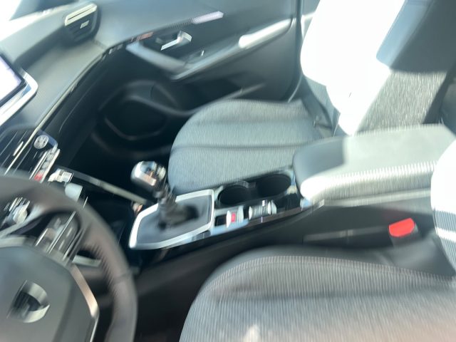 PEUGEOT 2008 usata, con Luci diurne LED