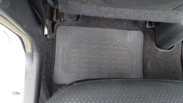 TOYOTA Yaris usata 75