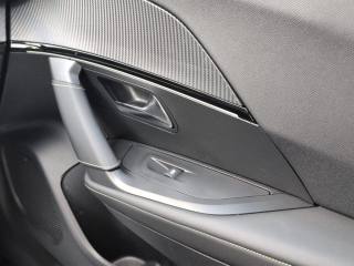 PEUGEOT 2008 usata, con Specchietti laterali elettrici