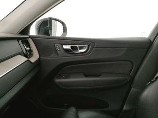 VOLVO XC60 usata, con Sedile posteriore sdoppiato