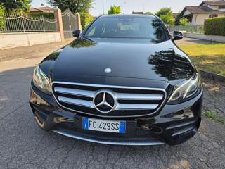 MERCEDES-BENZ E 220 usata, con Alzacristalli elettrici