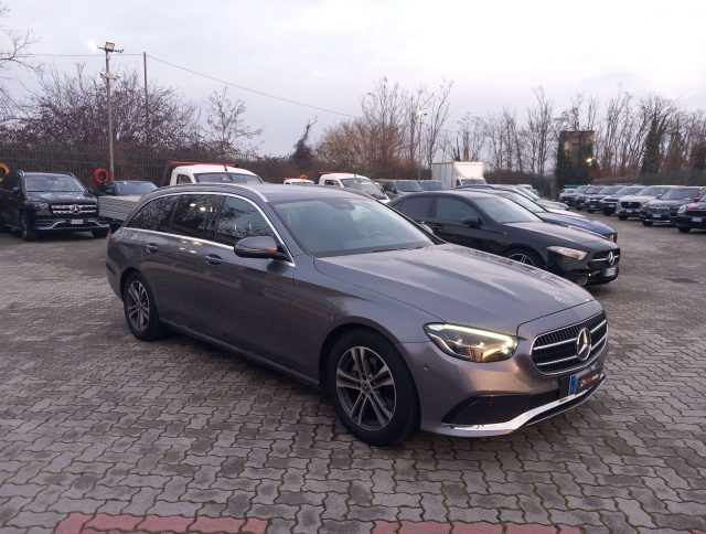MERCEDES-BENZ E 200 usata, con Airbag laterali