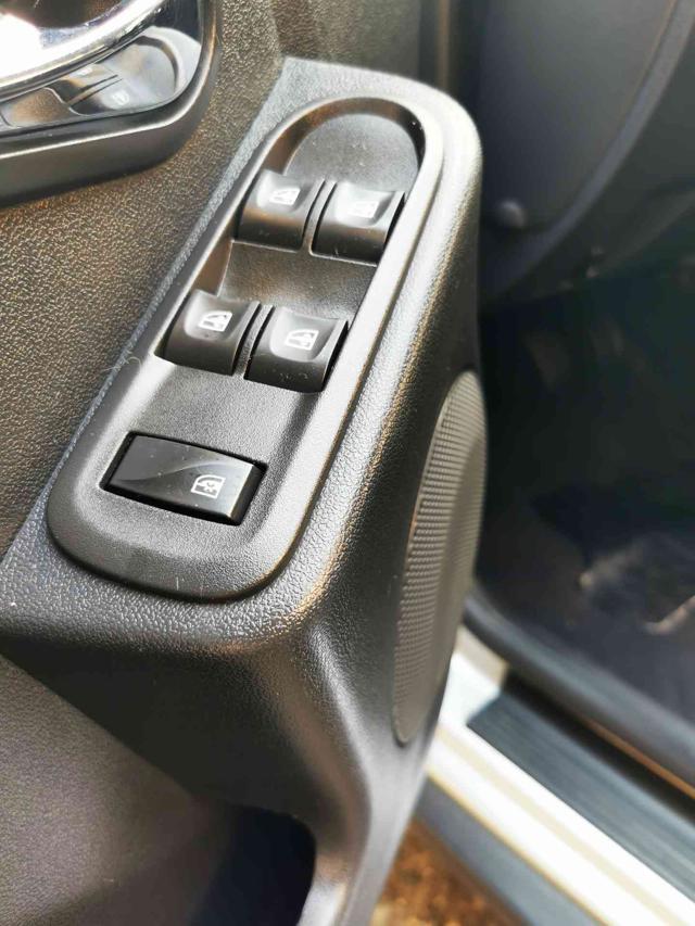 DACIA Duster usata, con Sedile posteriore sdoppiato