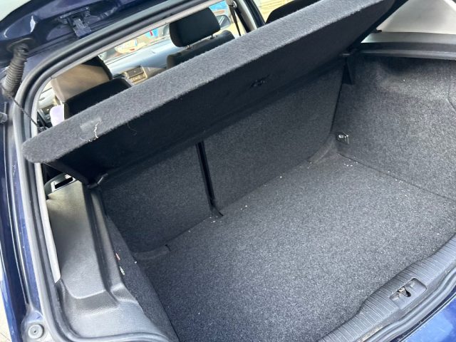 VOLKSWAGEN Golf usata, con Chiusura centralizzata