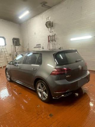 VOLKSWAGEN Golf usata, con USB