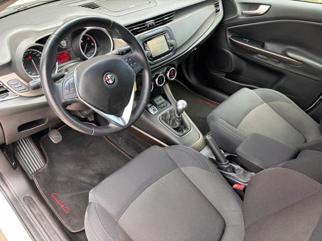 ALFA ROMEO Giulietta usata, con Autoradio