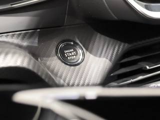 PEUGEOT 2008 usata, con Touch screen