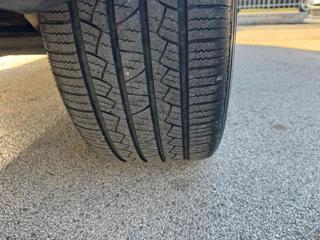 VOLKSWAGEN Touareg usata, con Airbag testa