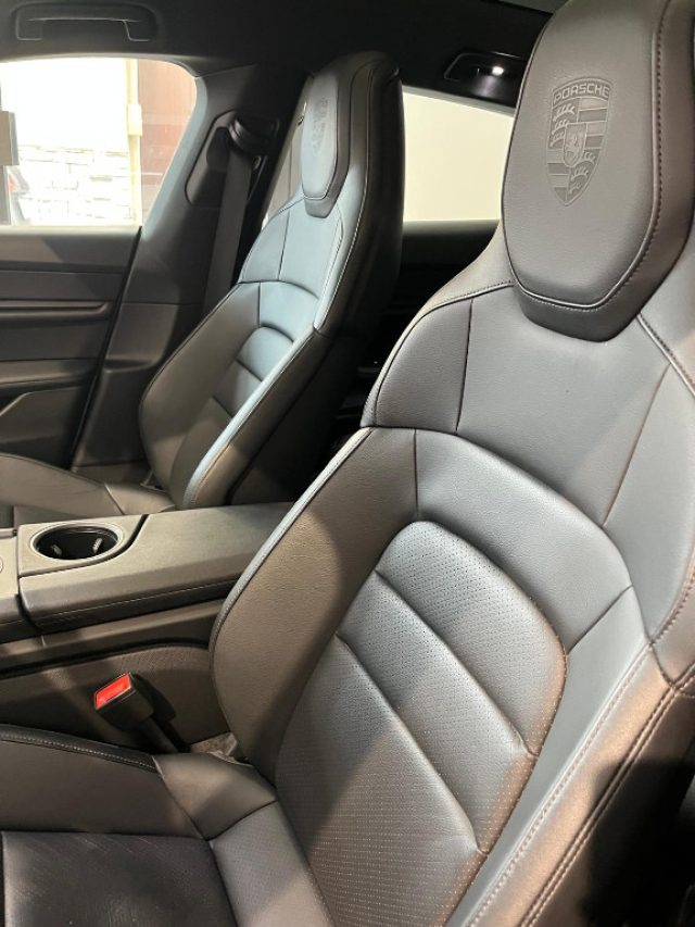 PORSCHE Taycan usata, con Climatizzatore