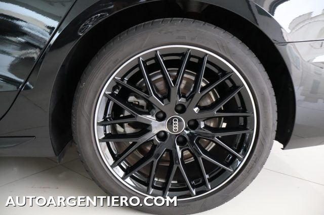 AUDI A4 usata, con Sensori di parcheggio anteriori