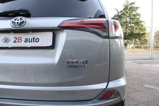 TOYOTA RAV 4 MY23 usata, con Bracciolo