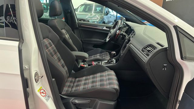 VOLKSWAGEN Golf GTI usata, con Cronologia tagliandi