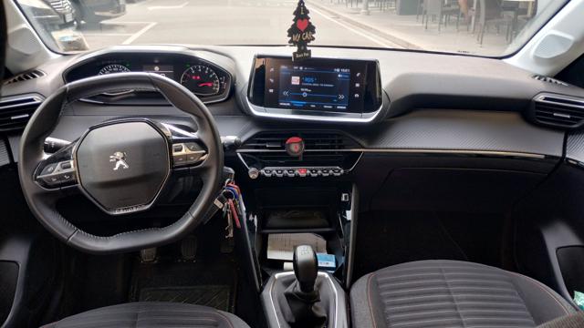 PEUGEOT 208 usata, con USB