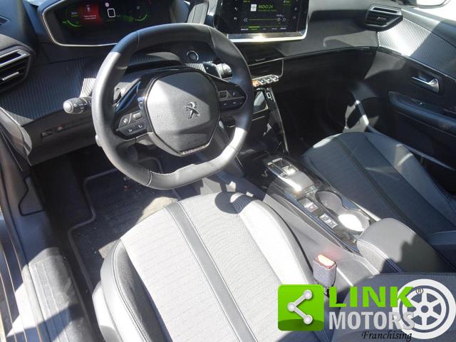 PEUGEOT 208 usata, con Volante in pelle